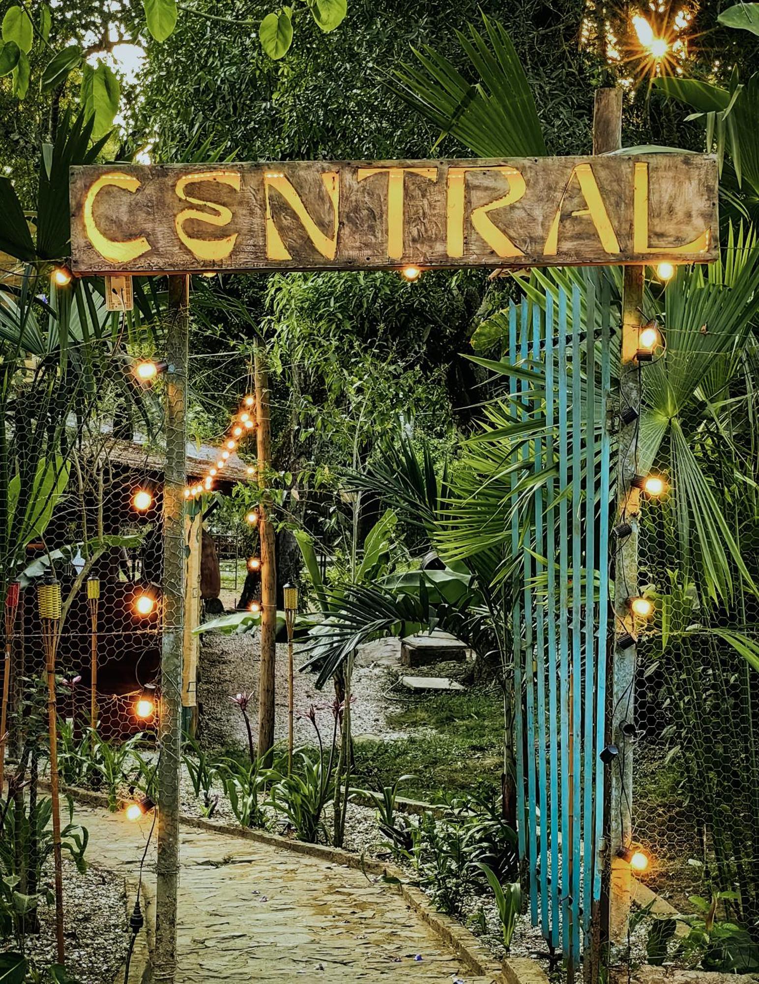 فندق Central مينسا المظهر الخارجي الصورة